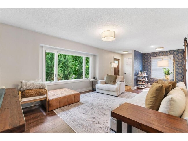 Building Photo - 263 Lexington Parkway S