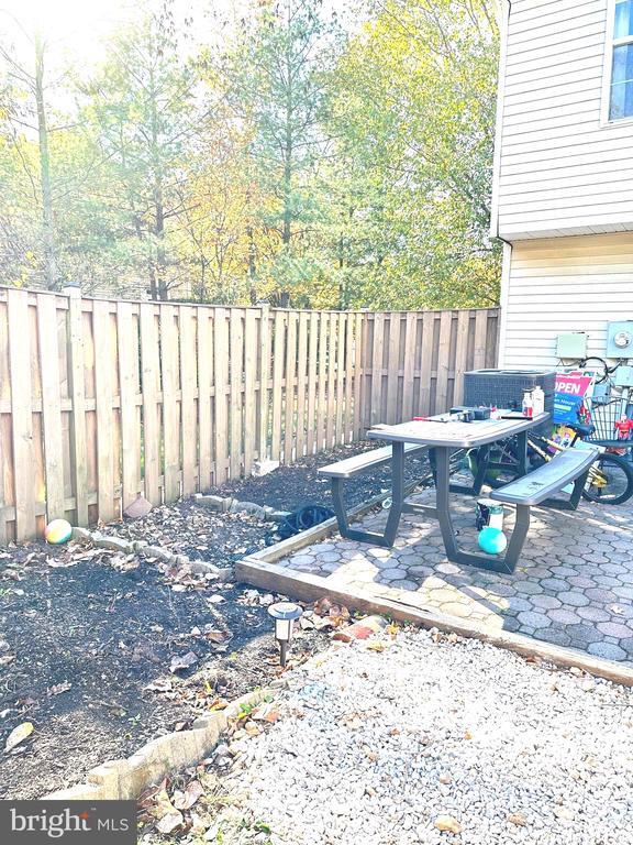 Building Photo - 20408 River Bank St