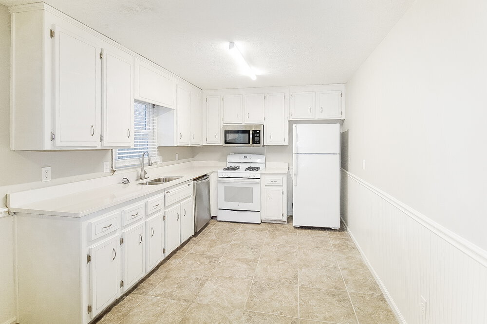 Building Photo - 3138 Calumet Cir NW