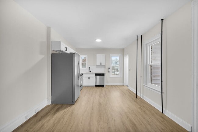 Building Photo - 109 N Sixth St