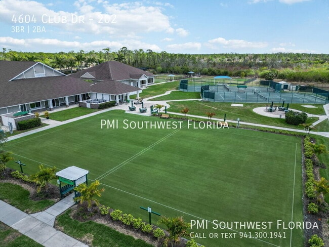 Building Photo - 4604 Club Dr