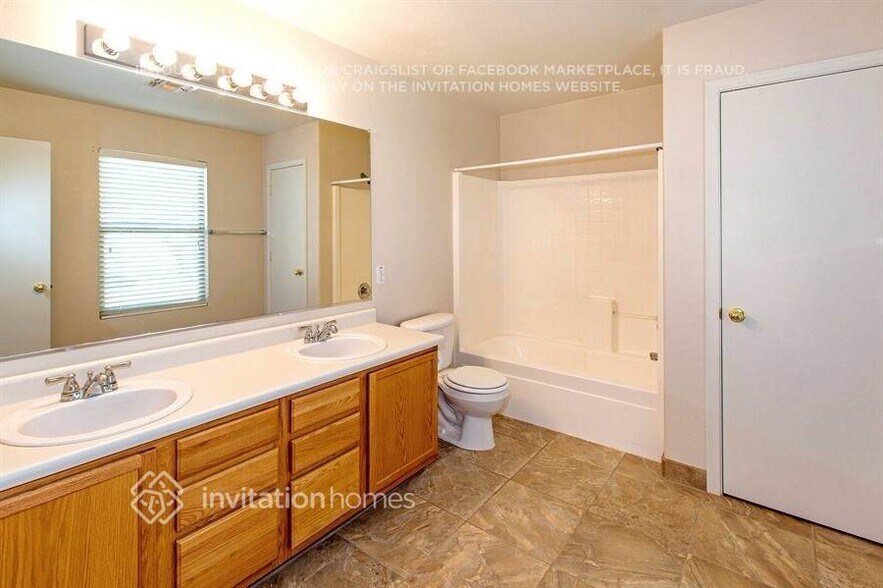 Building Photo - 1714 W Amberwood Dr