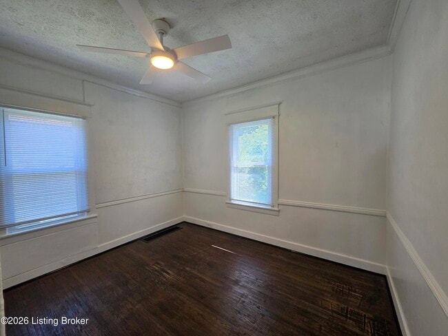 Building Photo - 321 S 39th St