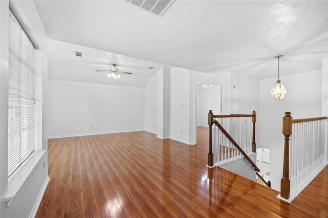 Building Photo - 2106 Hawks Rd