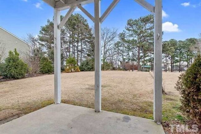 Building Photo - Golf Course Townhome