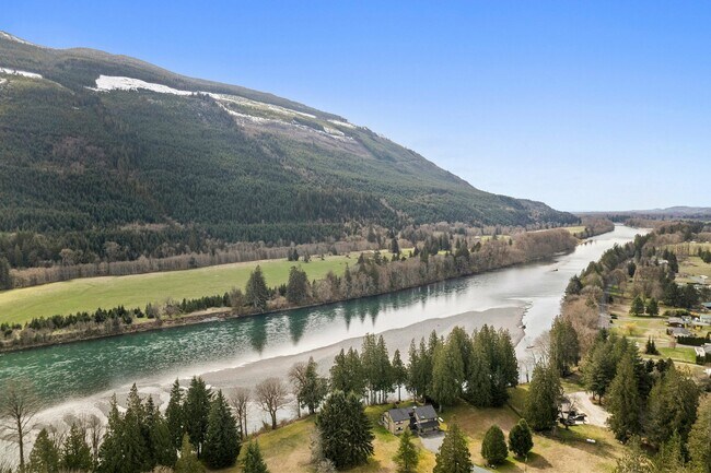 Building Photo - 37909 Theo Ln