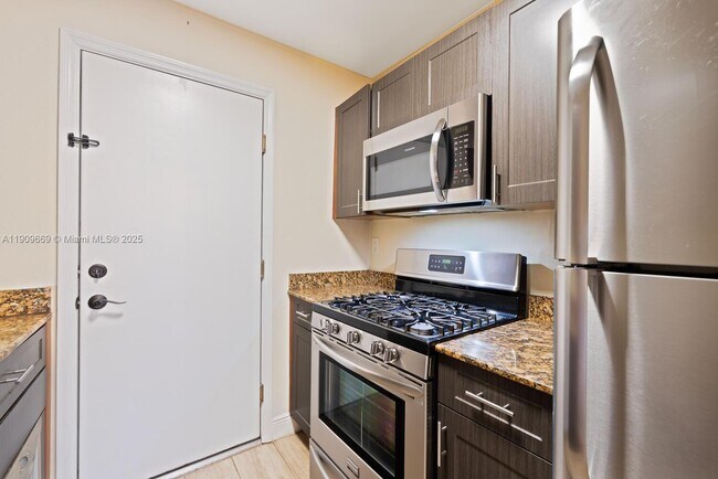 Building Photo - 14500 SW 88th Ave