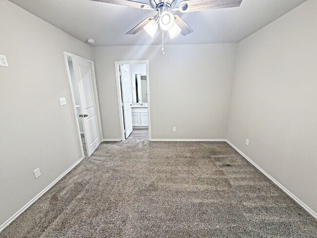 Building Photo - 254 Marigold Pl