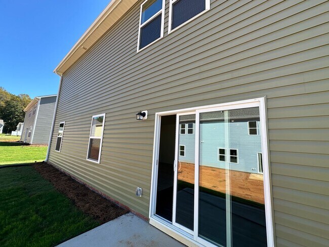 Building Photo - BRAND NEW CONSTRUCTION RENTAL IN THE MEADO...
