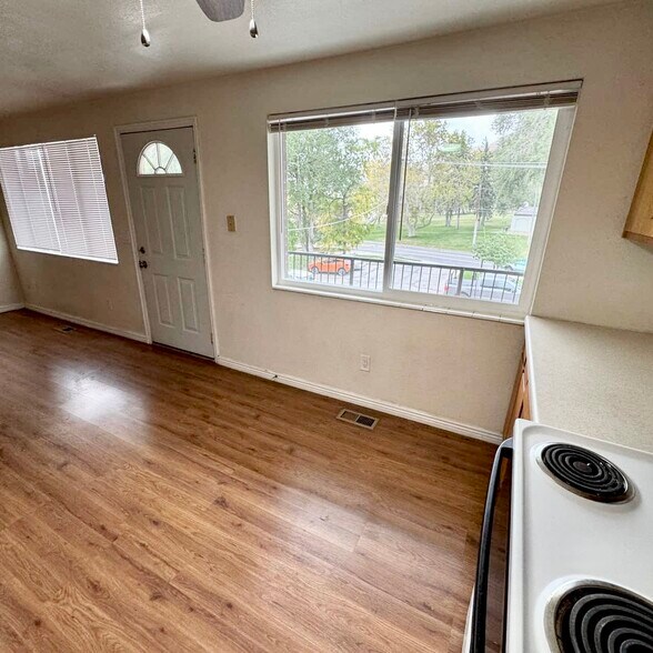 Building Photo - 771 Wall St