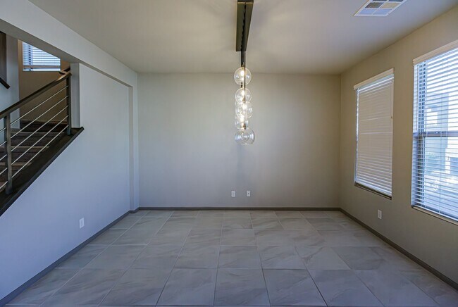 Building Photo - Rooftop Balcony