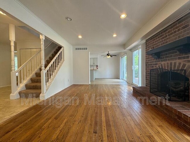 Building Photo - 3324 Bluett Rd