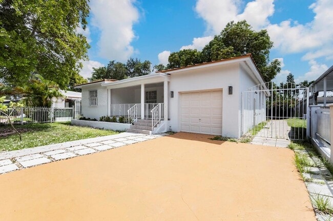 Primary Photo - 2350 SW 2nd St