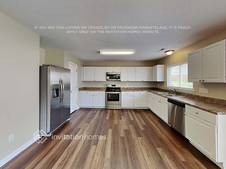 Building Photo - 6113 Mansura Dr