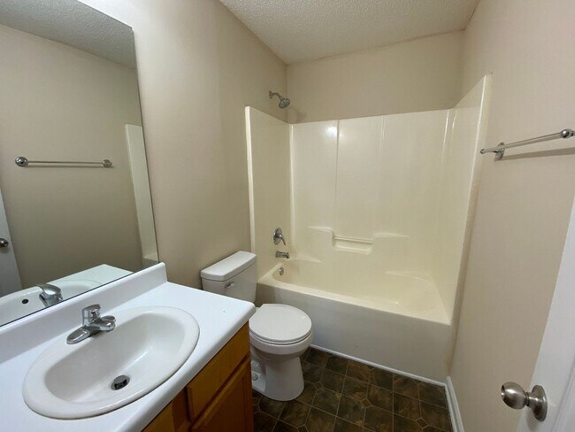 Building Photo - BRIDGEWATER HOME! PRE-LEASING FOR AUGUST 2026!