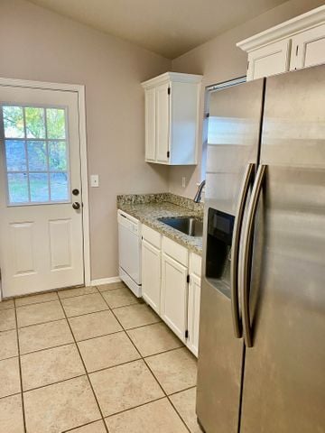 Building Photo - 4008 Tierra Venado Dr