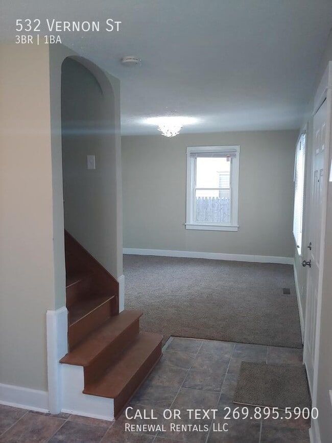 Building Photo - 532 Vernon St