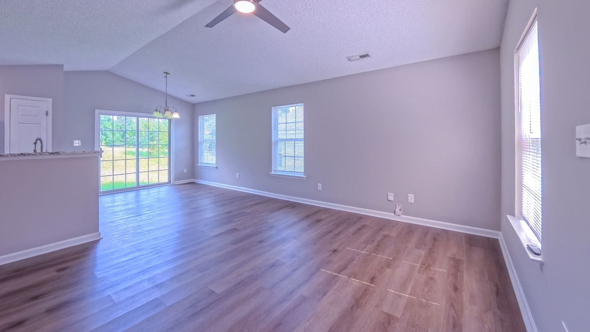 Building Photo - 4928 Silverdene St
