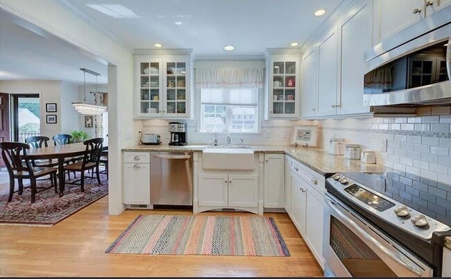 Building Photo - 103 Browns Farm Dr