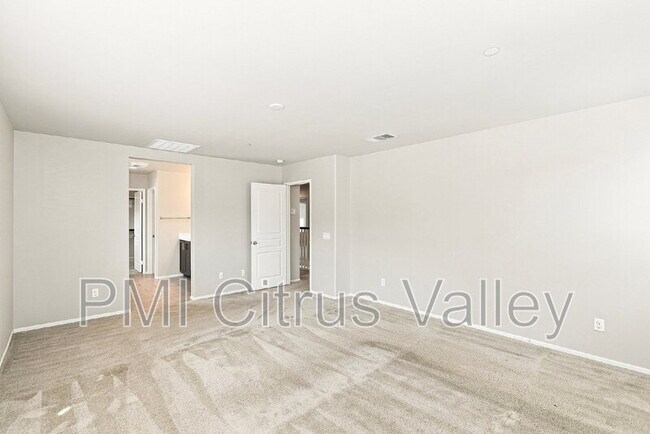Building Photo - 24613 Round Meadow Dr