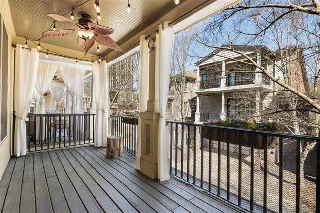 Building Photo - 395 Laurent St NW