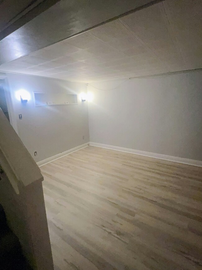 Building Photo - 526 Parksley Ave