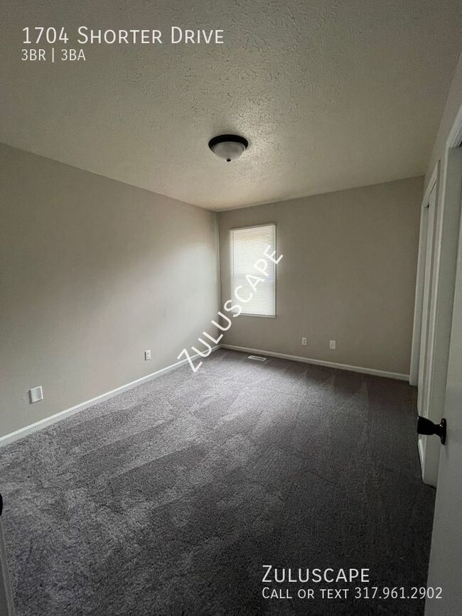 Building Photo - Half Off First Month Rent!!!!! 3 bed, 2.5 ...