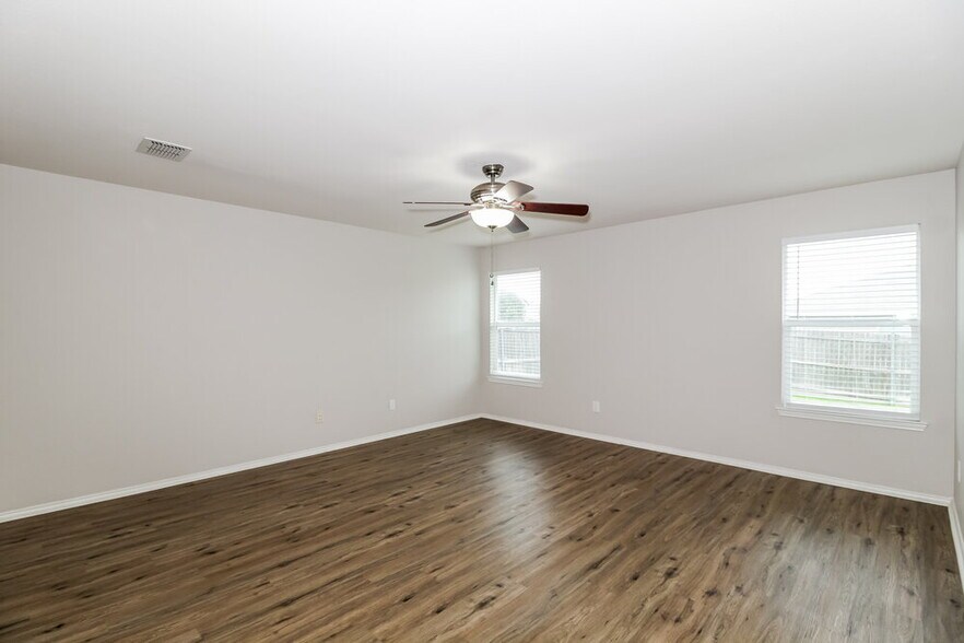 Building Photo - 1844 Thorntree Ln