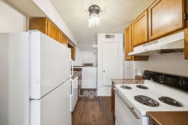 Building Photo - 8109 Silver Creek Rd