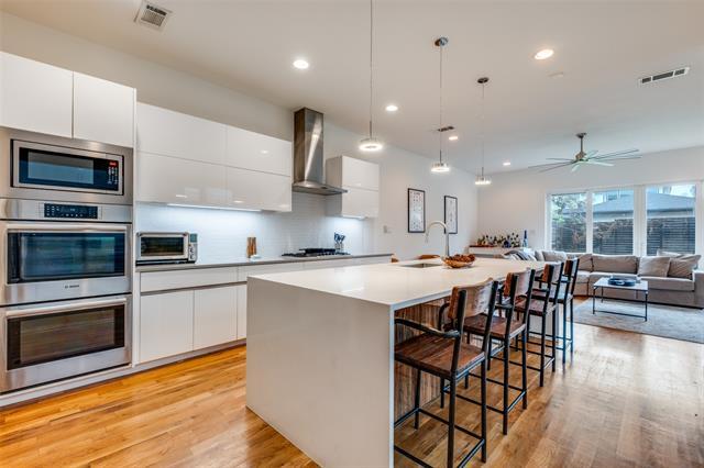 Building Photo - 5427 Melrose Ave