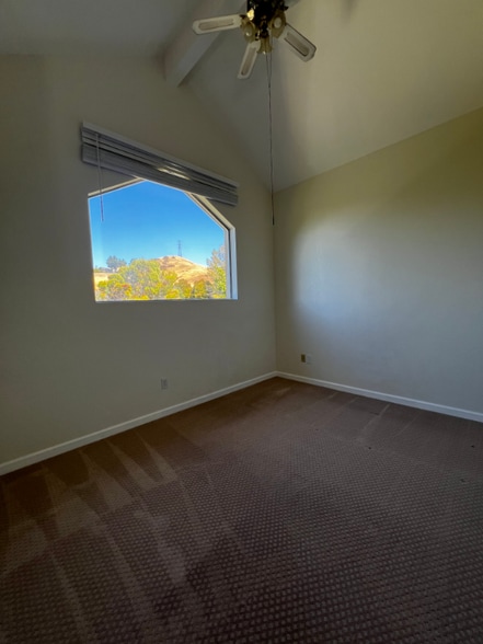 Building Photo - 229 Sunset Dr
