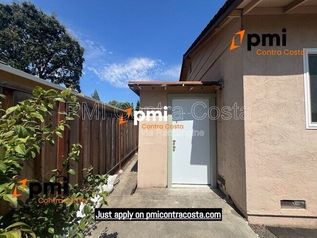 Building Photo - 2850 St Denis Dr