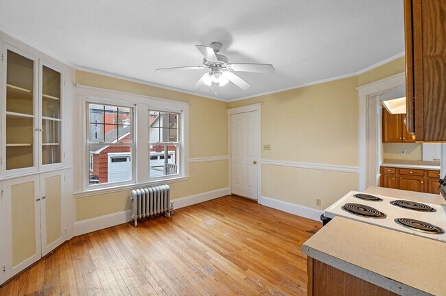 Building Photo - 38 Raymond Rd