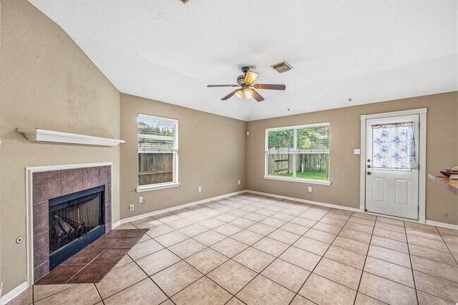 Building Photo - 17935 Rose Hill Park Ln