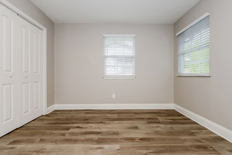 Building Photo - 1959 Corners Cir