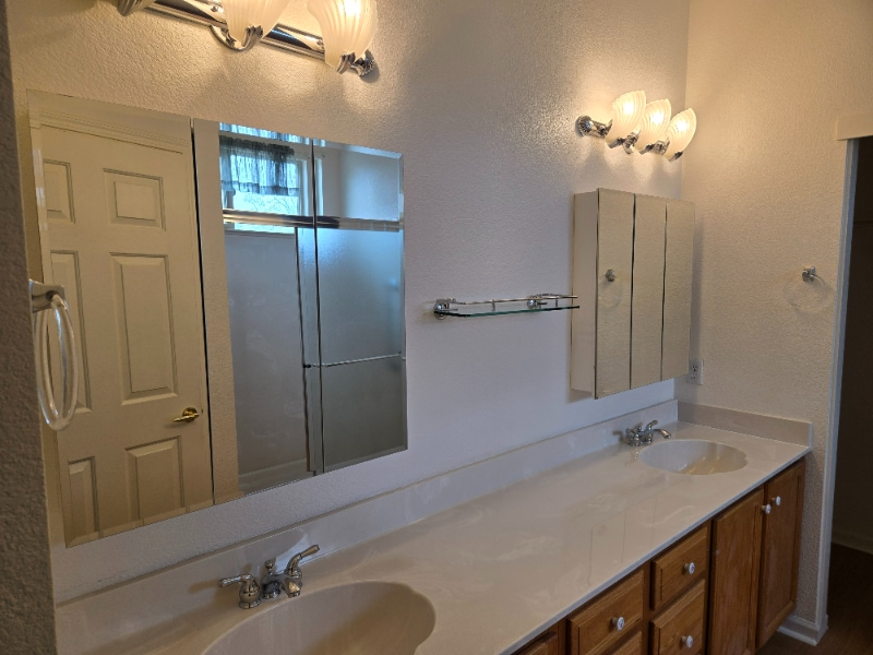 Building Photo - 405 Hopkins Ct