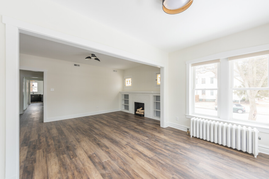 Building Photo - 1044 Asbury Ave