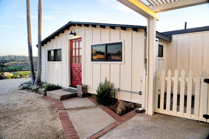 Building Photo - 5935 Redondo Dr