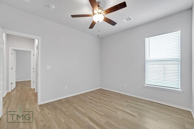 Building Photo - Owasso Dream Home! New Construction! Encla...