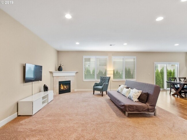 Building Photo - Gorgeous 4 Bed, 2.5 Bath Tuscany Home!