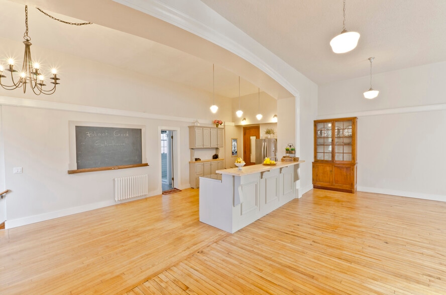 Proscenium - 6418 Habgood Rd