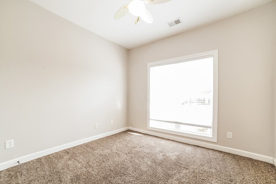 Building Photo - 2932 Keeley Cove