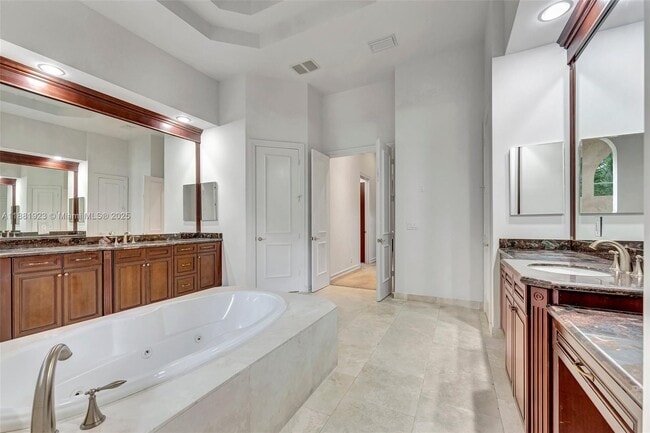 Building Photo - 3203 W Stonebrook Cir