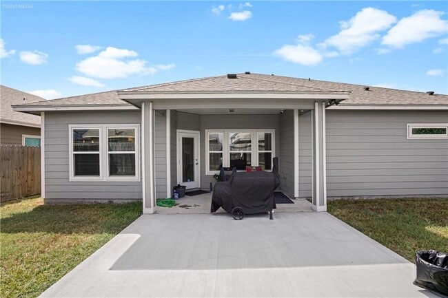 Building Photo - 3921 Woodhouse Ln