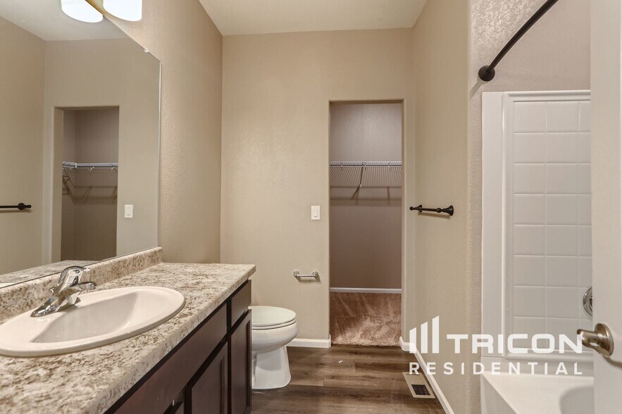 Building Photo - 7115 Shavano Cir