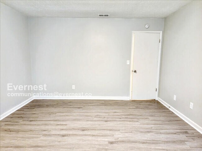Building Photo - 10202 Hamilton Glen