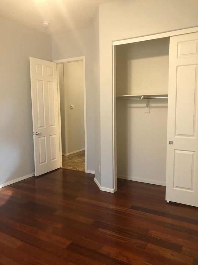 Building Photo - 4 Bedroom 2 Bath in Granville
