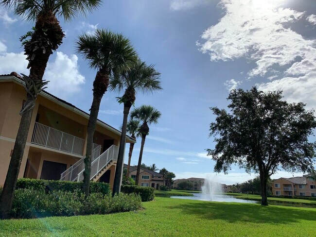 Building Photo - 141 SW Palm Dr