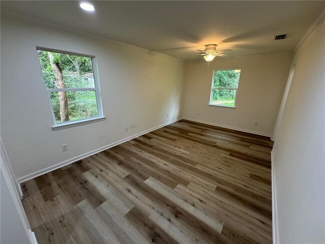 Building Photo - 1708 Bryan Ave