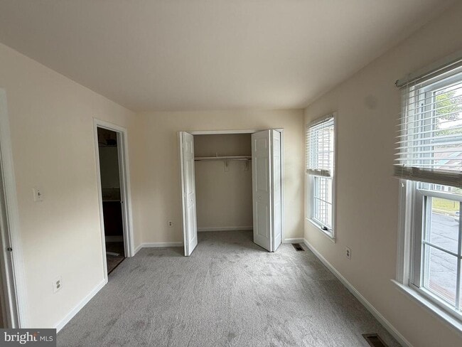 Building Photo - 15066 Maple Glen Ct